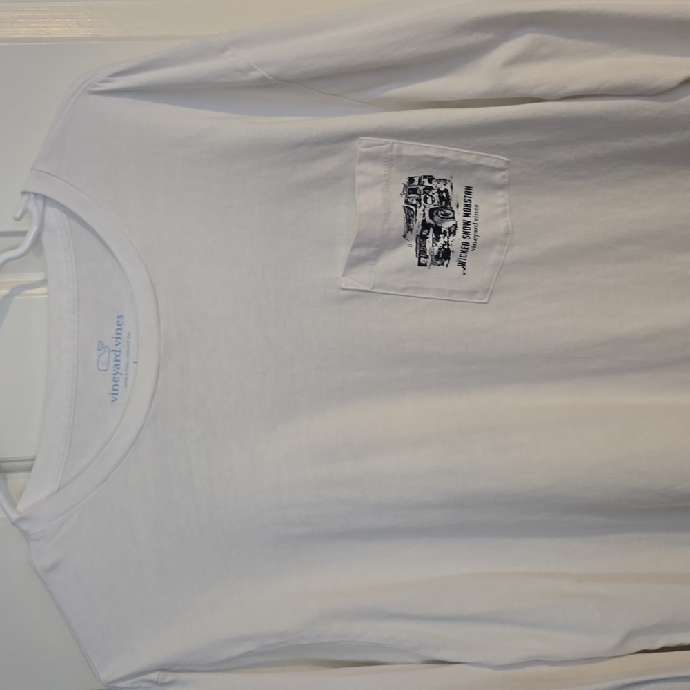 Men's Size L Vineyard Vines long sleev tshirt